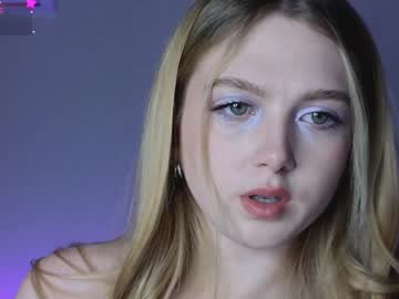 webcam girl small_blondee image #8771387