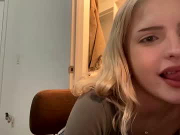 webcam girl caitiemachleid image #5829261