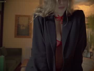 webcam girl chillwithkira image #1109007