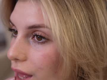 webcam girl refined_style image #8580308