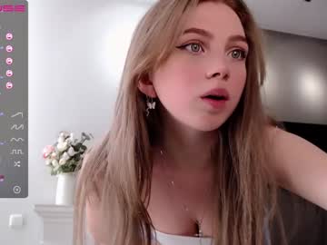 webcam girl small_blondee image #1815178