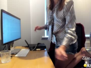 webcam girl eatmypie69 image #503024