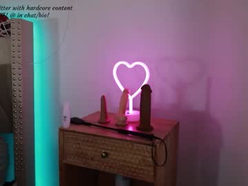 webcam couple ari_lovexo image #7364485