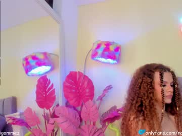 webcam tranny naomigomezz image #1763888