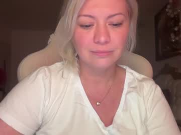 webcam girl kiradivine image #9100055