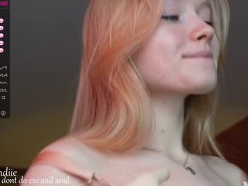 webcam girl bestblondiiecb image #3874628