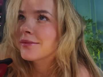 webcam girl milly_shy image #8549727