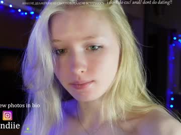 webcam girl bestblondiiecb image #4285372