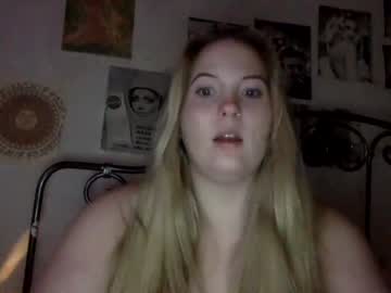 webcam girl meganxoxo60532 image #4108284