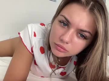 webcam girl cassies1 image #7077697