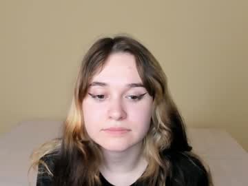 webcam girl junehamilton image #2100292