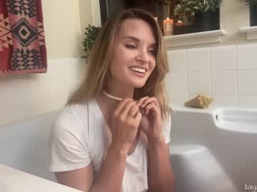 webcam girl phoenix_taylor image #5691382