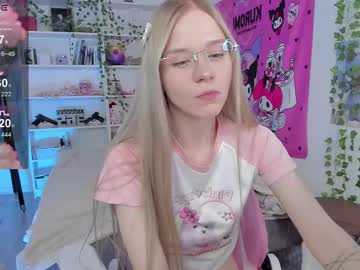 webcam girl miliameow image #8887335