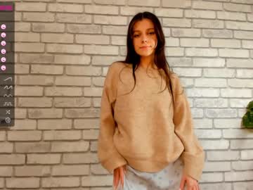 webcam girl carolynjacquelins image #3134032