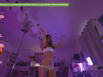 webcam girl hannahjames710 image #7045447