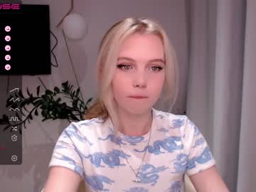 webcam girl small_blondee image #2471915