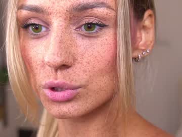 webcam girl artease image #7653339
