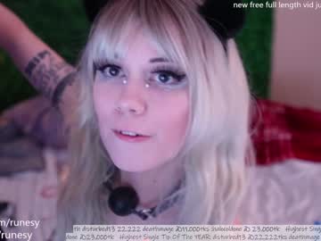 webcam girl runesy image #3572941