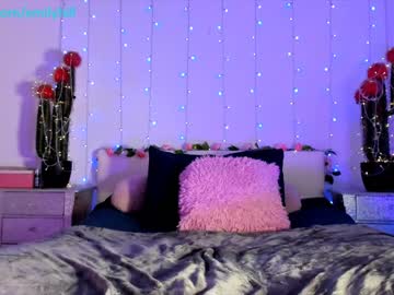 webcam girl littlee33 image #1324040