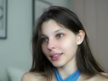webcam girl peek_in_my_window image #7517705