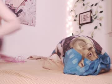 webcam girl eeeveee image #1799457