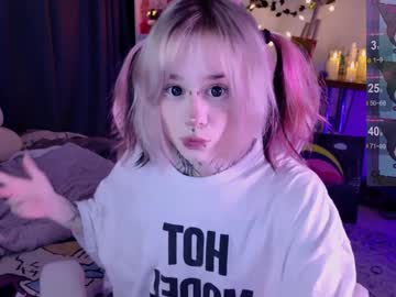 webcam girl lollyshy__ image #8392641