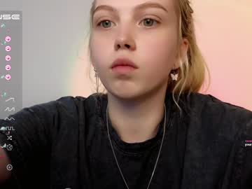 webcam girl small_blondee image #4496904