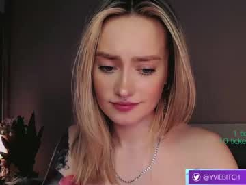 webcam girl _yvie_ image #3933606