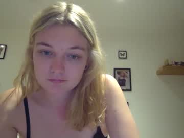 webcam girl redroseldn image #4235243