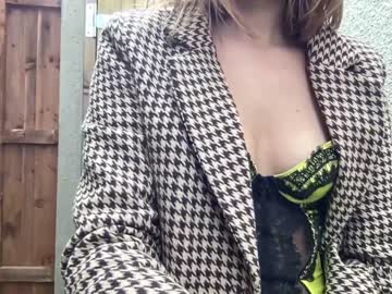 webcam girl eatmypie69 image #5392545