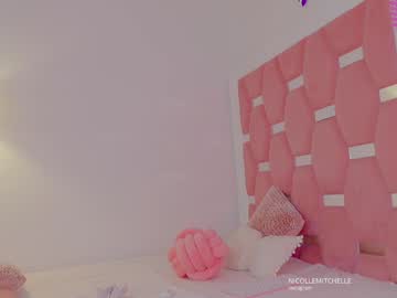 webcam girl nicolle_mitchelle image #8744255