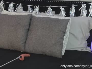 webcam girl taylor_love_303 image #1976492