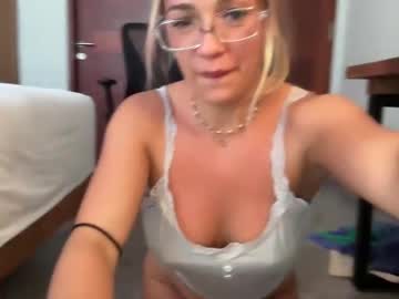 webcam girl hiiandrea image #9557287