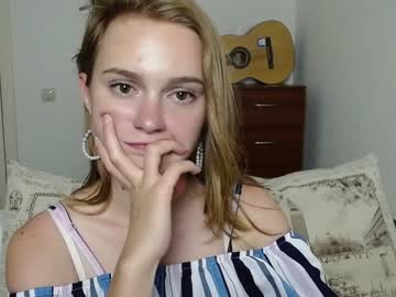 webcam girl shy_mirabel image #2344025