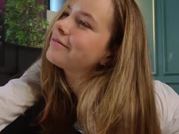 webcam girl milly_shy image #7192632