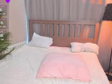 webcam girl synne_glows image #9645453