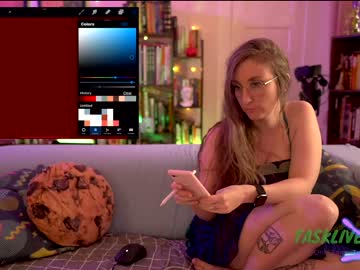 webcam couple task_manager image #2429036