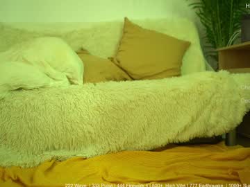 webcam girl o92010400300 image #8542616