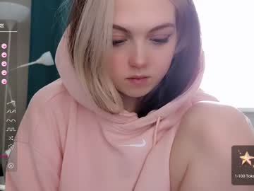 webcam girl small_blondee image #5485301