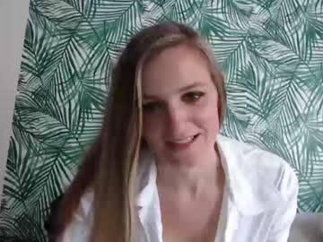 webcam girl glutenfreehulahoops image #1503783