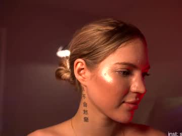 webcam girl shiningstarrr image #8944303