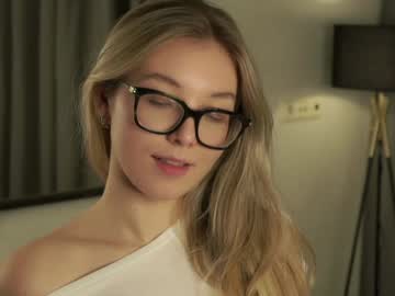 webcam girl gillianelletson image #8385398