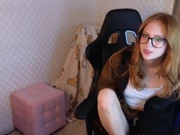 webcam girl plastic_beach image #5671474