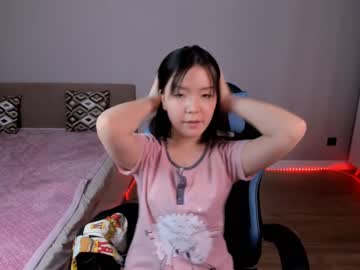 webcam girl min_gun image #5905632