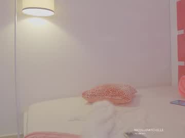 webcam girl nicolle_mitchelle image #8865596