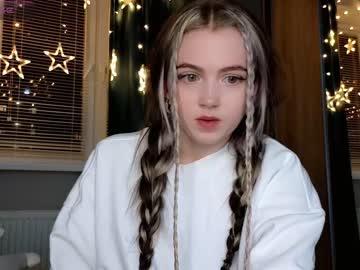 webcam girl small_blondee image #5726593