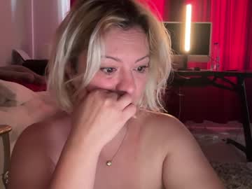 webcam girl kiradivine image #9610369