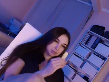 webcam girl hollyextra image #9296370