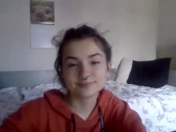 webcam girl littlefoot2002 image #5236605
