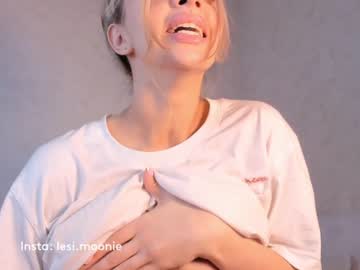 webcam girl lesi_moonie image #7072022